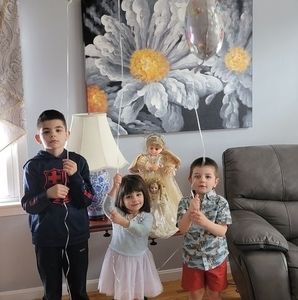 Meet your Posher, Jonelviola